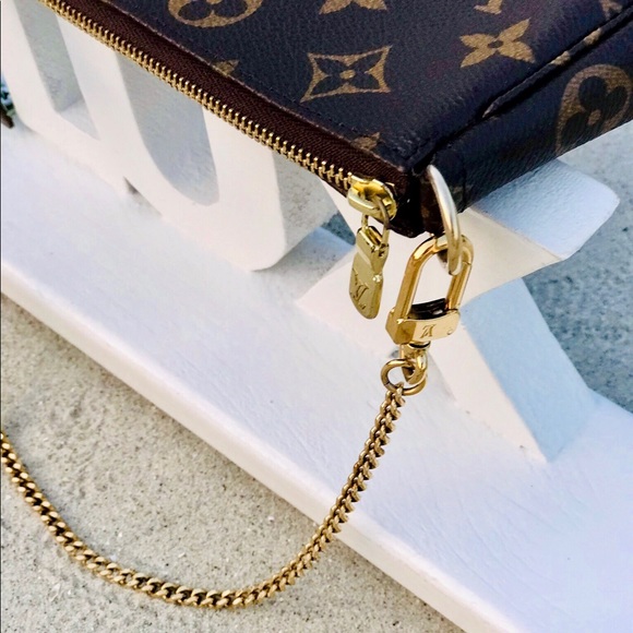 LUX ISLAND | LOUIS VUITTON Mini Pochette - Picture 10 of 16